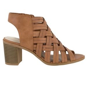 Easy Street Angel Heels NWOT